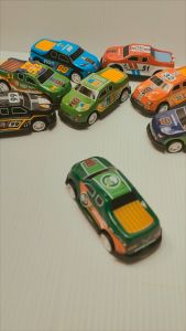 mainan mobil diecast kiloan mobil alloy metal pull back avction mobil jeep besi set isi banyak mobil diecast murah banyak