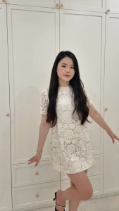Váy ren thiết kế dáng suông Ivory Blossom trắng ngà nhẹ nhàng thanh lịch dễ mặc V004 – LEMONT
