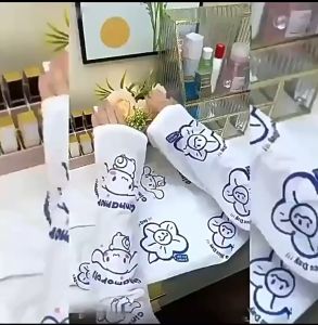 1pair Sanrios Melody Womens Fashion Ice Silk Anime Arm Sleeve Sunscreen Loose Large Size Cute Trumpet Sleeve