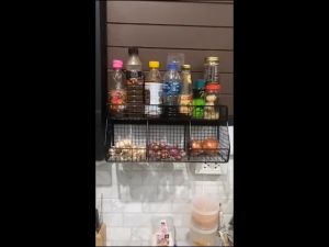 ตะกร้าเก็บเครื่องปรุง ขิง หัวหอม กระเทียม แบบแขวนผนัง พร้อมสต็อก ส่งจากกทม อเนกประสงค์ สําหรับห้องครัว