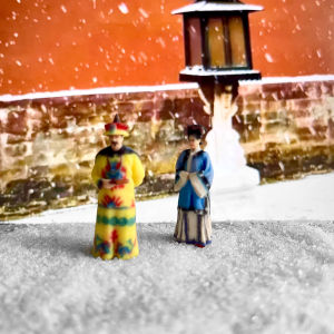 Full Color 1/64 Scale Emperor And Empress Chinese Style Static Miniature Model Figures Royal Couple Collectible Toys