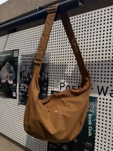 Waterproof Casual Large Capacity Light Weight Fashionable 2025 New Style Single Shoulder Slant Cross Cow Horn Bag for Women