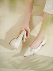 Reemoor | New Chinese Style V-Neck Work Pumps