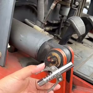 หัวอัดจารบี แบบมือบีบ หัวอัดจาระบีแรงดันสูง ข้อต่อจาระบีอัตโนมัติ ปืนจาระบี แบบล็อคเร็วด้ามจับคู่ 10000PSI