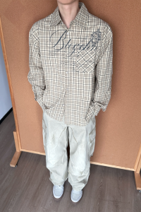 เสื้อเชิ้ตแขนยาวลายสก็อตพิมพ์ลายสตรีทสไตล์อเมริกันสำหรับคู่รัก ทรงหลวม ลำลอง ผ้าโพลีเอสเตอร์ ระบายอากาศได้ดี ไม่รุ่ย