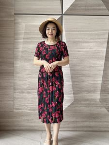 Elegant Summer Short Sleeve Dress New Style Chiffon Pleated round Neck Elastic Midlife Mom Print Anti-aging Slimming Skirt