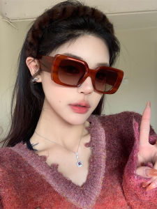 แว่นกันแดดทรงสี่เหลี่ยมสไตล์วินเทจสีแดงขอบหนา แฟชั่นสำหรับผู้หญิง เหมาะกับใบหน้าสี่เหลี่ยมและใบหน้ายาว