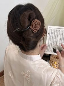 กิ๊บติดผมดอกโรสแห้งสไตล์เกาหลีสำหรับผู้หญิง ทรงผมบูร์ดี้ คลิปติดผมแบบหนีบ ประดับผม เครื่องประดับผมแบบหนีบ