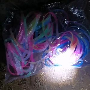Indo - Karet Gelang Gaya Korea / Gelang Tangan Fashion Pria Wanita / Gelang Glow in The Dark Bahan Silikon