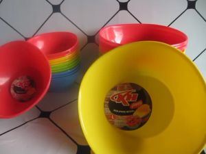 Mangkuk Plastik Warna Mangkok Happy Square per Lusin 12 pcs KH