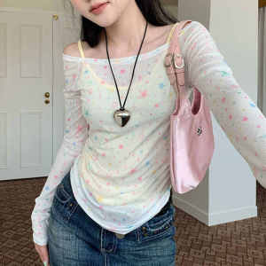 เสื้อยืดแขนยาวผ้าตาข่ายพิมพ์ลายดาวหวานและเผ็ดสำหรับผู้หญิง ฤดูใบไม้ร่วง 2024 ดีไซน์ใหม่ เสื้อตัวบนทรงสลิมฟิต ทรงเข้ารูป แฟชั่น