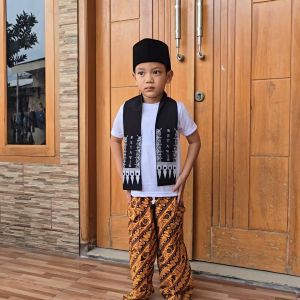 Paket Baju Betawi Anak: Celana & Baju & Peci & Selendang