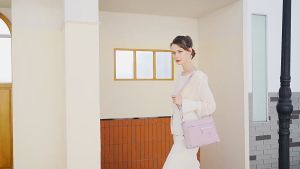 New fashionable sling bag for women large capacity waterproof cross-body shoulder bag