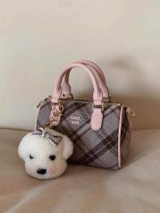 Túi Trống Chl0 Canvas Quai Hồng Kèm Charm Xinh Size