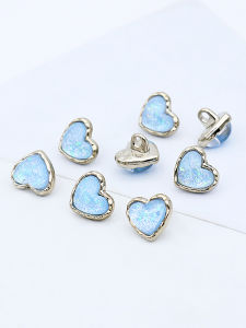 กระดุมโลหะรูปหัวใจน่ารัก กระดุมตาแมว กระดุมเสื้อเชิ้ต กระดุมเสื้อสเวตเตอร์ถัก กระดุมเสื้อผ้าชุดเดรส กระดุมสไตล์น้ำหอมเล็ก