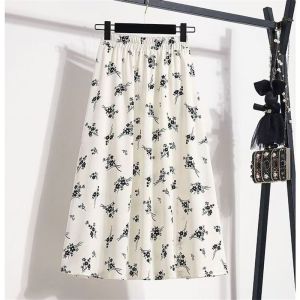 กระโปรงก้นกระเด็นกลางยาวทรงเอเอวสูงเอฟเฟคไลเน่แบบฤดูร้อนใหม่สั้แยกย่อยลายพู่ปานกลางและขาวขอบเข้ากันได้มินิเท่านี้แบบสวมท่อยาวแบบพัชรก็าวที่ลำตัวตรง