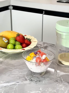 RUOANE คู่มือการใช้งาน เครื่องทำน้ำแข็งโกนขนาดเล็ก สีเขียวอ่อน มือหมุนข้อเหวี่ยง เครื่องบดน้ำแข็ง สร้างสรรค์และสร้างสรรค์ ถอดออกได้ ที่ทำกรวยหิมะ สำหรับการตั้งแคมป์กลางแจ้งที่บ้าน