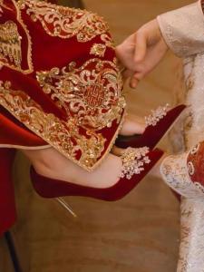 Red Wedding High Heels Womens New 2025 Show Heel Shoes for Bridal Gown And Cheongsam Dual Wear Comfortable Chinese Style Shoes