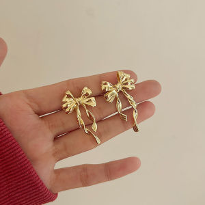 Elegant Bowknot Stud Earrings Vintage Statement Gold Color Earrings Womens Charm Daily Versatile Party Jewelry Gifts