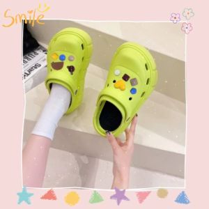 New LHMonday มาใหม่✨ รองเท้าหัวโตมาพร้อมตัวติดเรขาคณิตสลับสี รองเท้ารัดส้นพื้นดำปั้มตัวอักษร รองเท้าพื้นหนาเบาสวมใส่สบาย 🎈