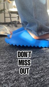 Tawii. Slides brown Summer Thick man Slippers Couple Slipper Soft Bottom SANDALS Both at home and outdoors AZURE