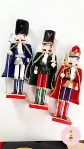 Pinky Bee Dekorasi Natal Nutcracker Jubah 38cm 67412900