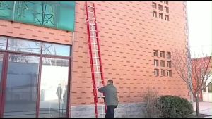 2.5m 8Feet 16Step Double Extension Fiberglass Telescopic Ladder Roped Operated Multi Purpose Foldable Ladder 2Section