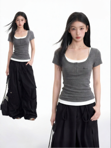 BAIDAIFEI | Gray Faux-layered U-neck Short Sleeve T-shirt