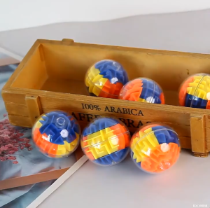 【Local Seller】Mainan Bola Maze 3D Mini 3D Maze Ball Mini Balance Palm Ball Kids Adult Maze Toys Kids Educational Gift