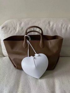 New Fashionable Lazy Large Capacity Commuter Design Handheld Leather Bag Youth Bucket Shape Water Bucket Style Pure Color