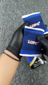 Pelindung Pergelangan Tangan OlahRaga Outdoor Bahan Lembut dan Elastis