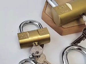 30mm - 60mm Hammer Padlock Heavy-Duty Padlock Safety Anti-Theft Lock Head Impact Resistant Key Lock