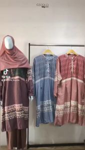 Ezpata Tunik Wanita Satin Premium Import Ukuran Jumbo LD 122 Busui Wudhu Friendly Motif Bunga