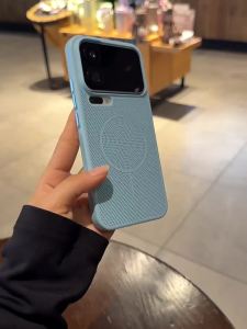 Heat Dissipating Magnetic Premium Minimalist Blue Phone Case