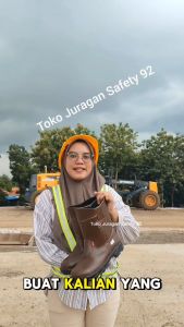 Sepatu Safety Kulit Sapi: Pilihan Terbaik untuk Lapangan Proyek & Pabrik