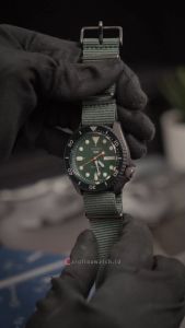 Jam Tangan Pria Seiko 5 Sports SRPD77K1 SKX series Automatic Green Dial Green Nylon Band