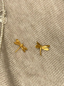 Elegant 18K Gold Small Dragonfly Ear Studs Womens Fashion Retro Simple Versatile Ear Jewelry National Style Luxury Sensation