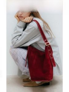 Rose Live Vintage Red Suede Bucket Bag Belt Buckle Single Shoulder Handbag Fashion Trend Soft Handle Commute Purse Women Bags