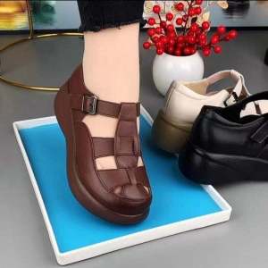 Dép Xỏ Ngón Đế Mềm Phong Cách La Mã Đế Bằng Hở Mũi Đế Dày Đế Xuồng Đi Biển Thường Ngày Cho Nữ Dép Xỏ Ngón Đế Mềm La Mã Mùa Hè 2025