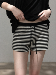 Cantonstory | Drawstring Skinny Shorts