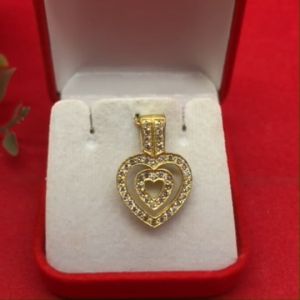 จี้งานดิบทองเหลืองฝังเพชรรูปหัวใจซ้อน ขนาด 1.8x2.6cm งานดิบไม่ได้ชุบ ใส่ได้กับสร้อยทุกแบบ เสริมบารมี เสริมความรัก พร้อมส่ง