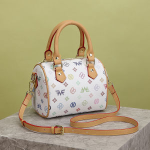 Leather Handbag Womens Crossbody Pillow Shaped Bag Single Shoulder Bag British Style Zipper Closure Soft Cowhide Leather