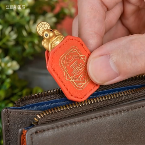 ManilaGo Lucky Turtle Wallet Charm Money-biting Turtle Ornaments for Longevity Protection & Financial