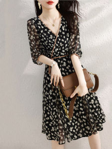 Stylish Exclusive V-Neck Waist-Cinching Dress