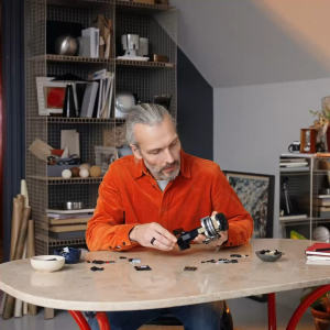 LEGO Star Wars 75415 Kylo Ren Helmet (529 Pieces) Star Wars Toys (18 Tahun+)