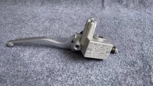 Tay Thắng Bình Dầu Suzuki Gz150a