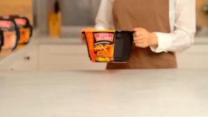 海底捞-自热火锅-中国内地版本自热火锅-麻辣小酥肉/番茄小酥肉/老成都风味/香辣肉丸/肥汁番茄/香辣素食/麻辣嫩牛/胡椒猪肚鸡/番茄牛腩 HI-Self-heating Hot Pot-Mala Crispy Chicken/Tomato Crispy Chicken/Spicy Vegetarian