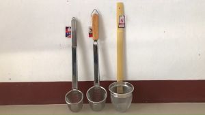 กระชอนสแตนเลส ตะกร้อลวกเส้น ขนาดปาก 10/12/14 ซม. ที่ลวกก๋วยเตี๋ยว