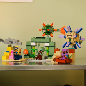LEGO Minecraft 21598 Underwater Adventure (310 pieces) Building Blocks