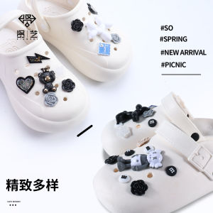 Crocs Jibbilz Charms รองเท้าเครื่องประดับงารองเท้าสตรีทรองเท้าหัวเข็มขัดดอกไม้การ์ตูนน่ารักอุดตันการตกแต่ง DIY สำหรับ Crocs